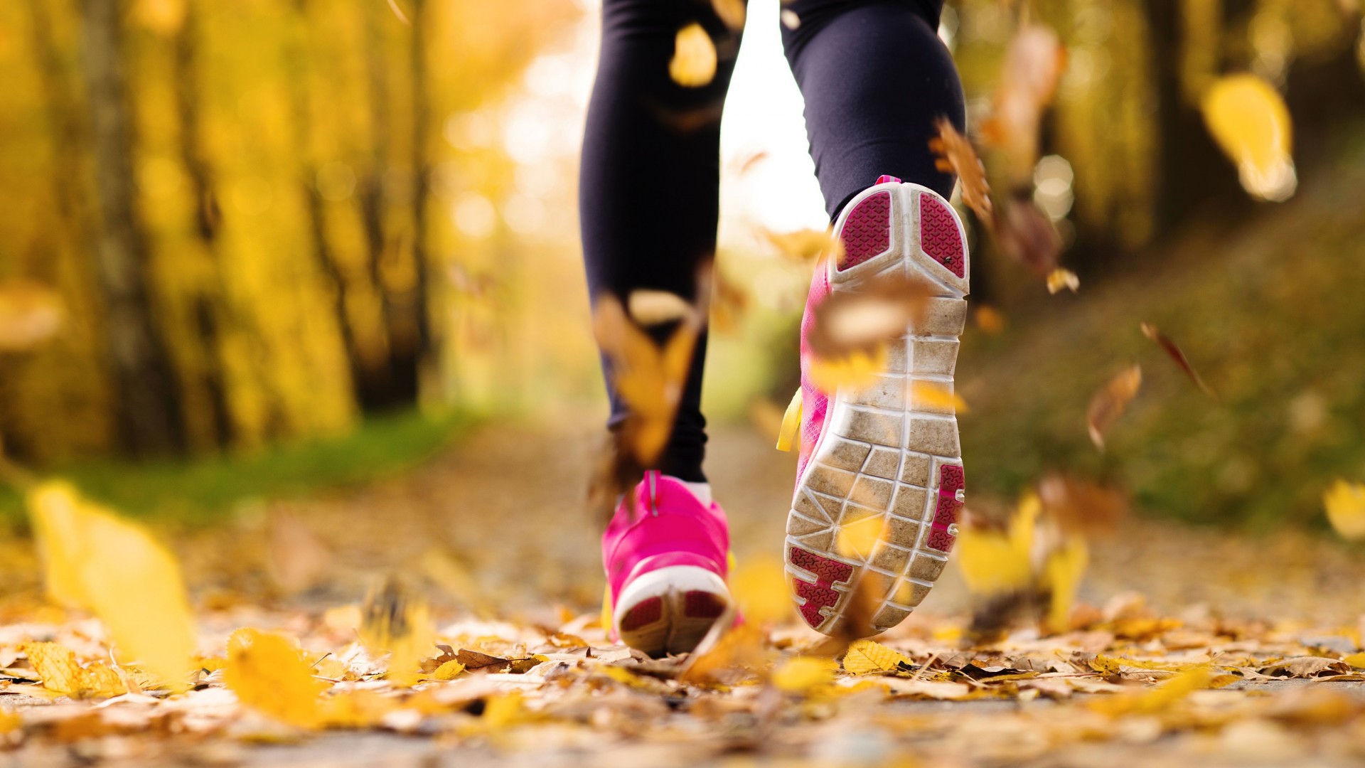 Sport__orning_jog_in_the_park_080452_